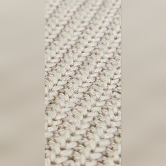 Asymmetrical Long Back Sweater - Picture 5 of 6